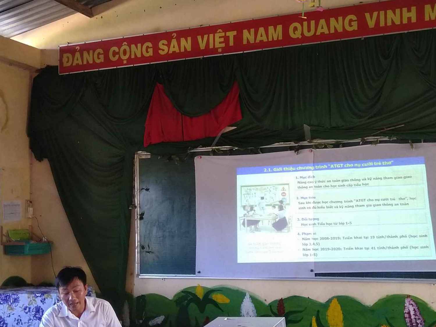 Thầy Trần Hữu Phước triển khai chương trình giáo dục phổ thông mới 2018.